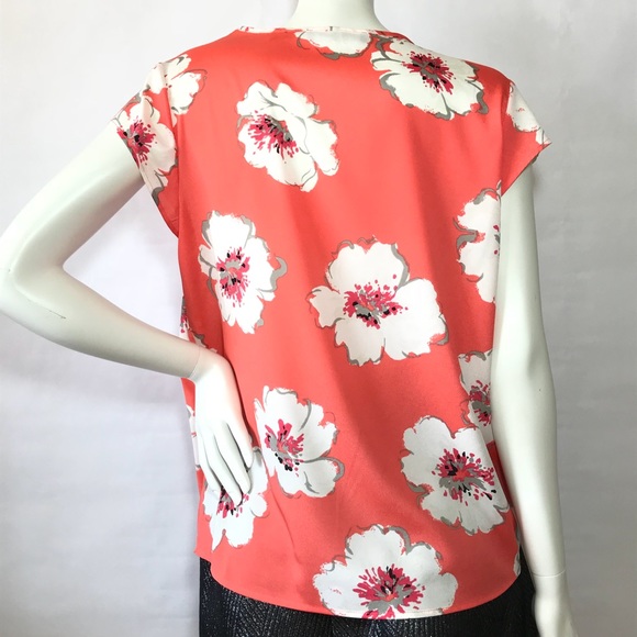 NEW Ivanka Trump Over Sized Floral Cap Sleeve Top - Picture 2 of 5